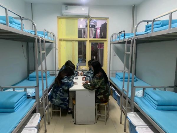 必赢242net官网||管理学院||学习榜样精神，争做先锋模范