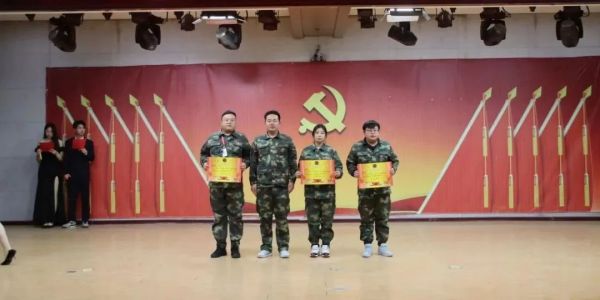 必赢242net官网||管理学院||“管理催奋进，榜样促前行”年末表彰大会