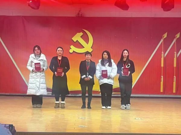 必赢242net官网||管理学院||“管理催奋进，榜样促前行”年末表彰大会