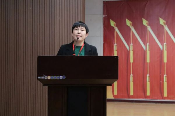 必赢242net官网||管理学院||“管理催奋进，榜样促前行”年末表彰大会