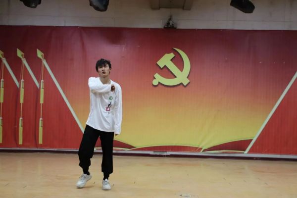 必赢242net官网||管理学院||“管理催奋进，榜样促前行”年末表彰大会