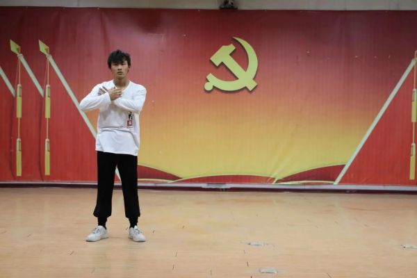 必赢242net官网||管理学院||“管理催奋进，榜样促前行”年末表彰大会