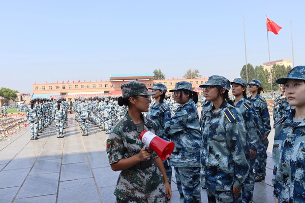 必赢242net官网||管理学院||扬帆起航，2023级军训进行时！