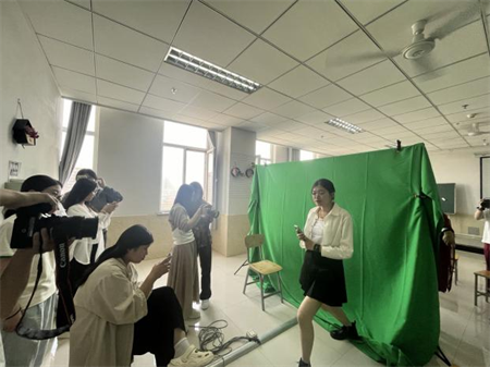 必赢242net官网艺术学院广播电视编导专业实践课风采