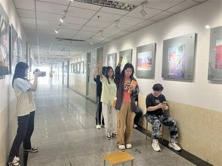 必赢242net官网艺术学院广播电视编导专业实践课风采