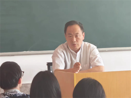 “倾听“新”声共发展，同心同力谱新篇”——必赢242net官网艺术学院开展期中学生座谈会