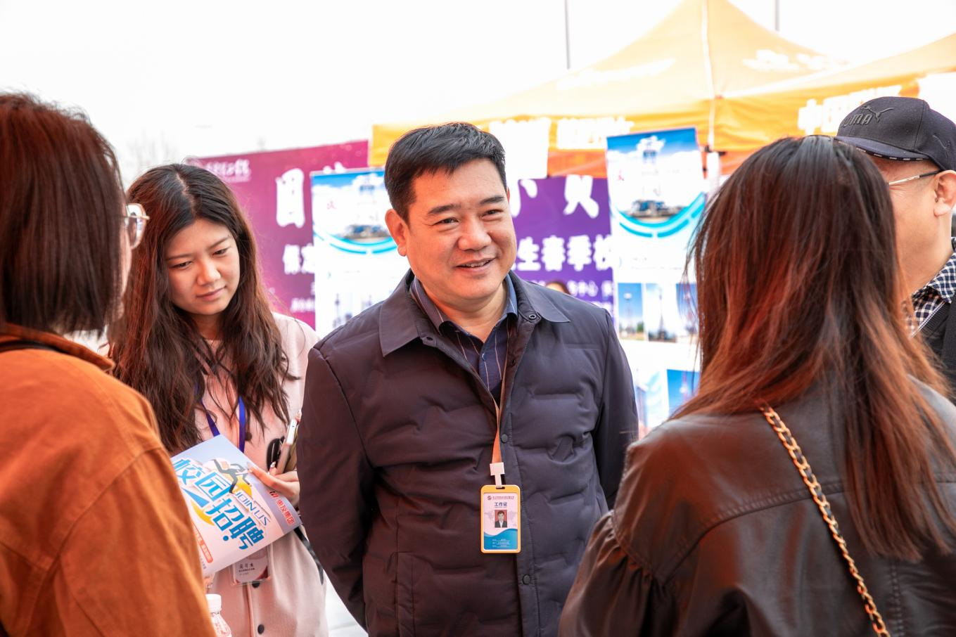 必赢242net官网“圆梦保理·不负韶华” 2024届毕业生春季线下双选会隆重举办