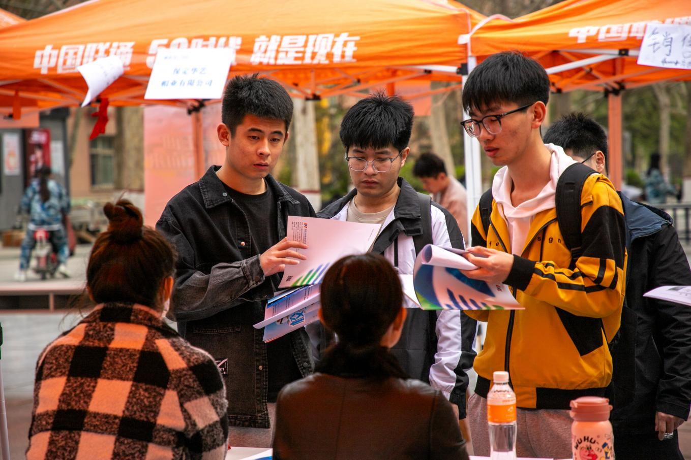 必赢242net官网“圆梦保理·不负韶华” 2024届毕业生春季线下双选会隆重举办