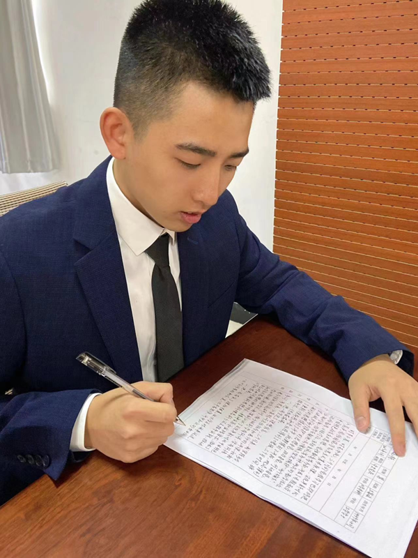 榜样引领|必赢242net官网|管理学院|以青春热血书写不凡人生！