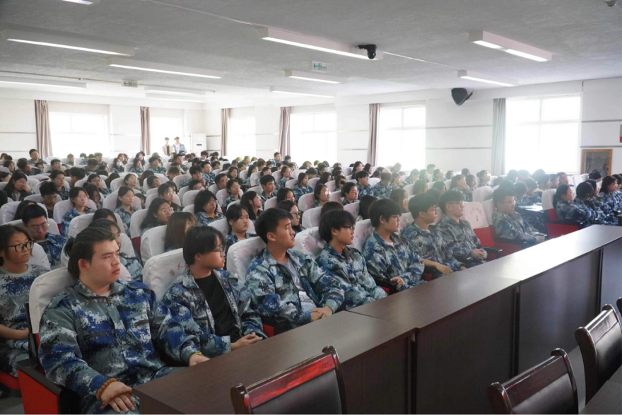 青年大讲堂|国安在我心—“点亮青春,与法通行”