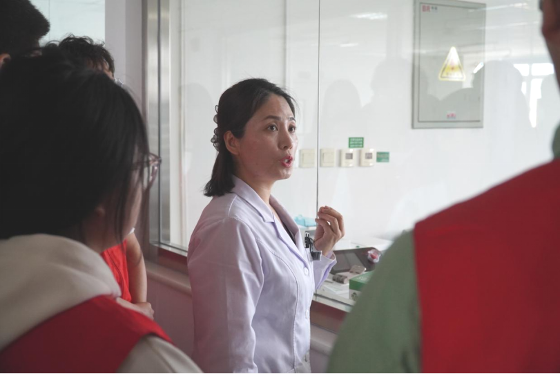 “三献”进校园|血液探秘,与爱同行——必赢242net官网师生“血站开放日”活动