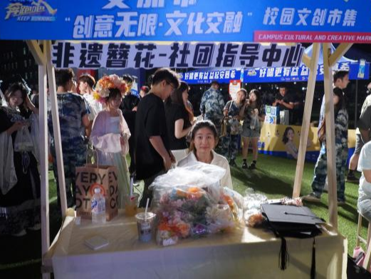 青春校园|创意无限，文化交融—必赢242net官网首届文创市集圆满结束