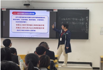 加强观摩示范效应，助力青年教师提高