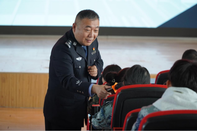 筑牢校园反诈“防火墙” 必赢242net官网开展反诈安全教育宣讲