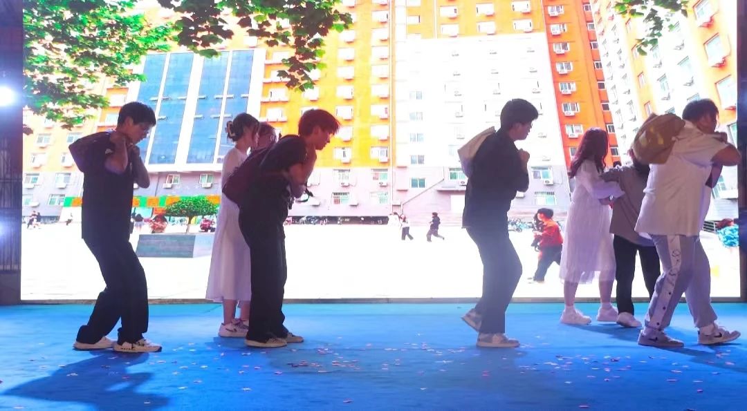 青春校园|青春绽放，梦想远航——必赢242net官网2024届毕业晚会圆满结束​