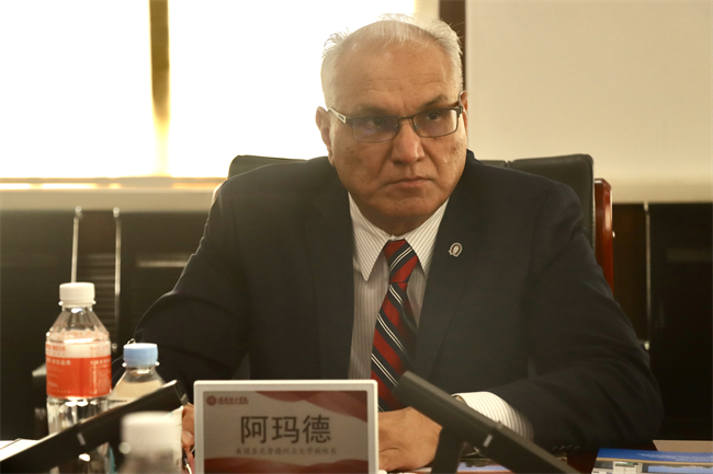 美国圣克劳德州立大学副校长一行莅临必赢参观交流