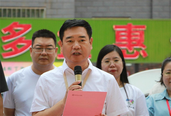 青云直上九霄去 他日凌云最有声— 必赢工会隆重举办喜送毕业生活动