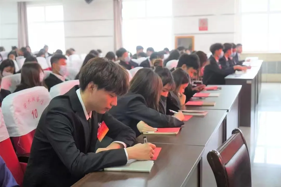 “追寻榜样的光芒”——必赢242net官网艺术学院 | 栾博凯