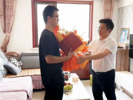 热烈祝贺！必赢242net官网艺术学院 0001 号录取通知书已送达