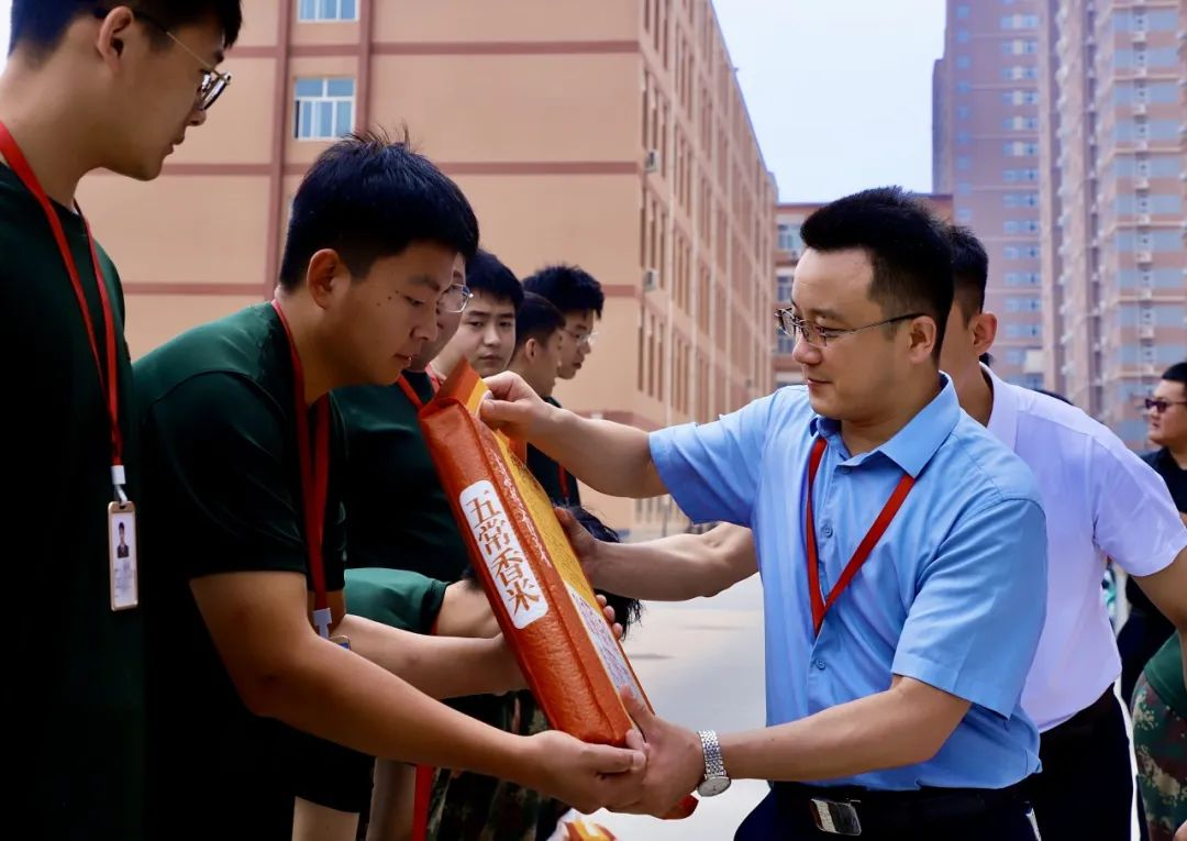 家校共协同,携手促成长/必赢242net官网暑期大家访系列（一）