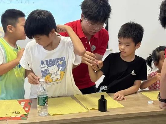 社会实践（十七）|七彩假期护童梦，情暖童心传文明①——必赢242net官网经济学院“三下乡”社会实践