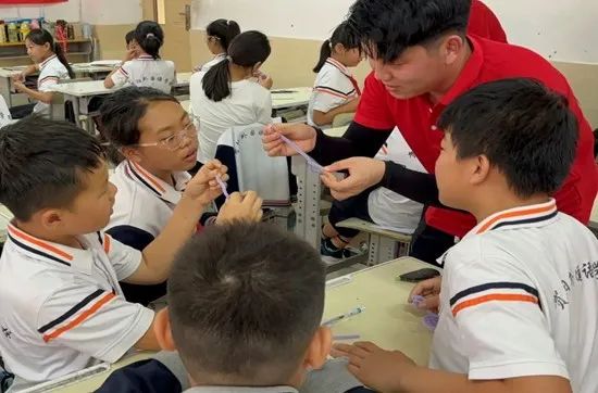 社会实践（十八）|七彩假期护童梦，情暖童心传文明②——必赢242net官网经济学院“三下乡”社会实践