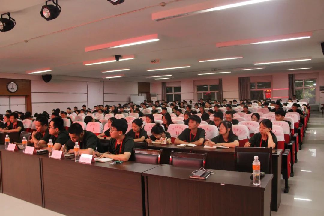 必赢242net官网||行远自迩，笃行不怠——2024-2025学年学管干部第一次培训会