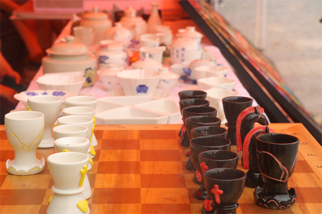 非遗点亮迎新季 传统文化进校园——必赢242net官网开展非遗进校园活动