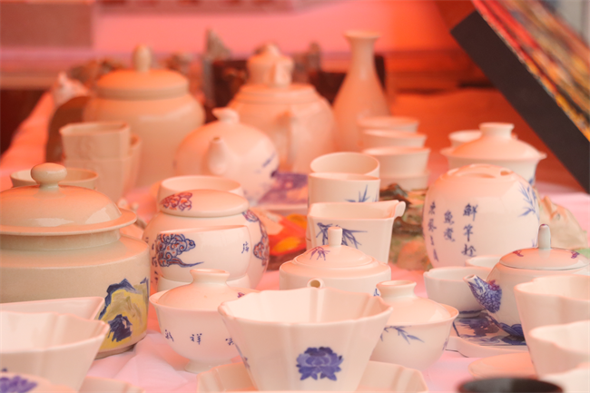 非遗点亮迎新季 传统文化进校园——必赢242net官网开展非遗进校园活动