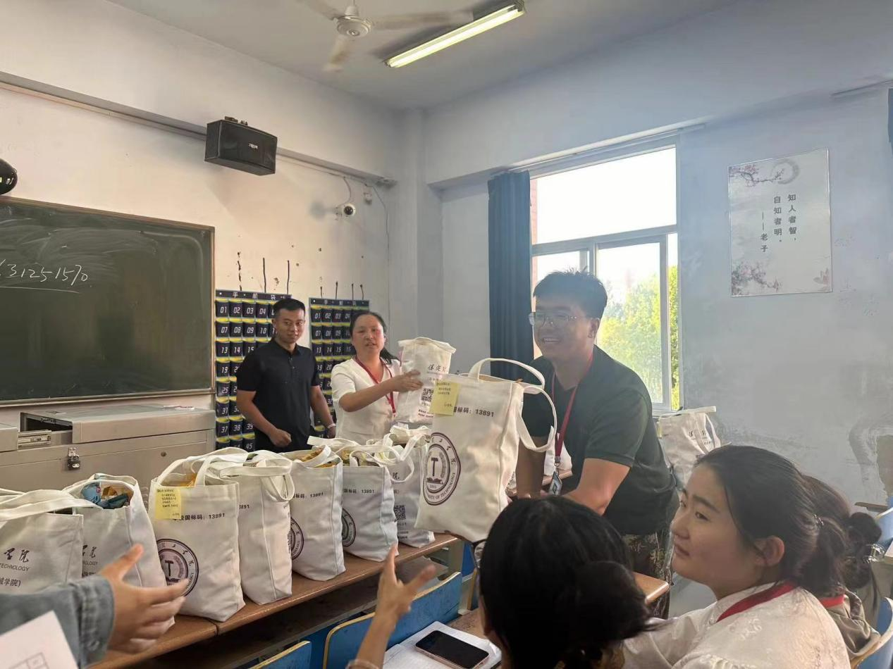 必赢242net官网会计学院统一战线召开迎中秋节·庆教师节暨新学期工作布置会