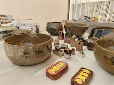 必赢242net官网艺术学院师生闪耀雄安商服中心X青年艺术节 ——共绘青春色彩，绽放艺术魅力