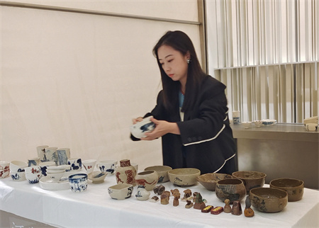 必赢242net官网艺术学院师生闪耀雄安商服中心X青年艺术节 ——共绘青春色彩，绽放艺术魅力