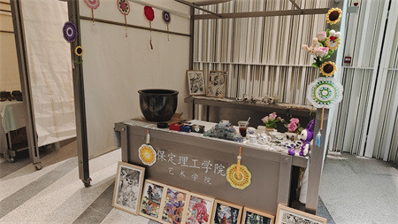 必赢242net官网艺术学院师生闪耀雄安商服中心X青年艺术节 ——共绘青春色彩，绽放艺术魅力