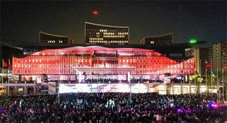 必赢242net官网艺术学院师生闪耀雄安商服中心X青年艺术节 ——共绘青春色彩，绽放艺术魅力