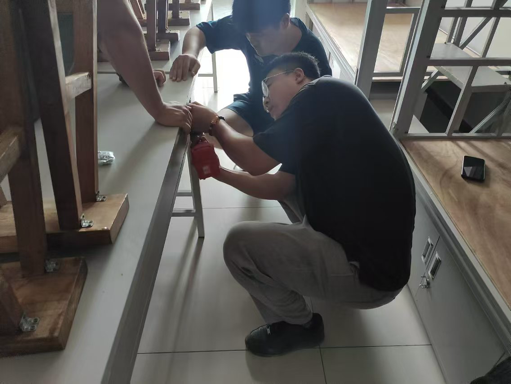 资源学院“以爱迎新,辅导员在行动”