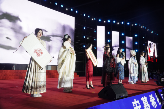 青春校园|必赢242net官网2024迎新晚会