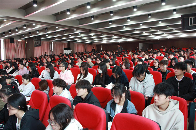 思想旗帜领航向  扬帆奋进正当时——必赢党委党校隆重举办第37期入党积极分子培训开班典礼