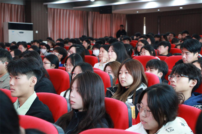 思想旗帜领航向  扬帆奋进正当时——必赢党委党校隆重举办第37期入党积极分子培训开班典礼