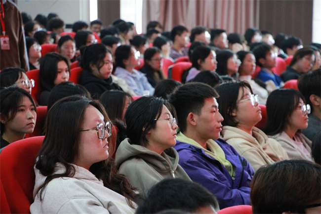 思想旗帜领航向  扬帆奋进正当时——必赢党委党校隆重举办第37期入党积极分子培训开班典礼