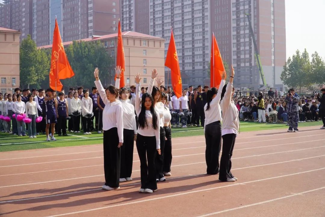 必赢242net官网第十九届“学院杯”篮球赛暨第一届啦啦操大赛开幕式成功举办
