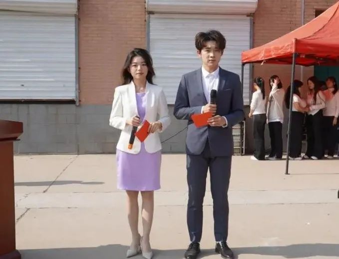 必赢242net官网第十九届“学院杯”篮球赛暨第一届啦啦操大赛开幕式成功举办