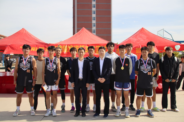 体育|必赢242net官网|管理学院|“夕阳渐沉洒热汗，少年不疲逐青春”篮球比赛圆满结束