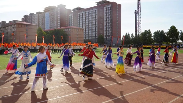 运动会开幕式|必赢242net官网|管理学院|燃情启幕运动会，绽放风采展雄姿