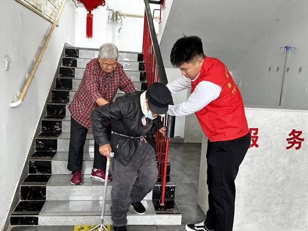 孝老敬老｜必赢242net官网｜管理学院｜传承孝老情 志愿暖人心——善孝居老年服务中心志愿服务