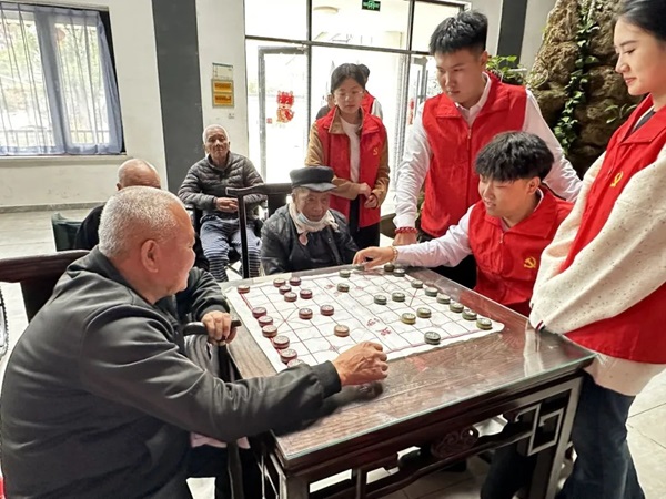 孝老敬老｜必赢242net官网｜管理学院｜传承孝老情 志愿暖人心——善孝居老年服务中心志愿服务