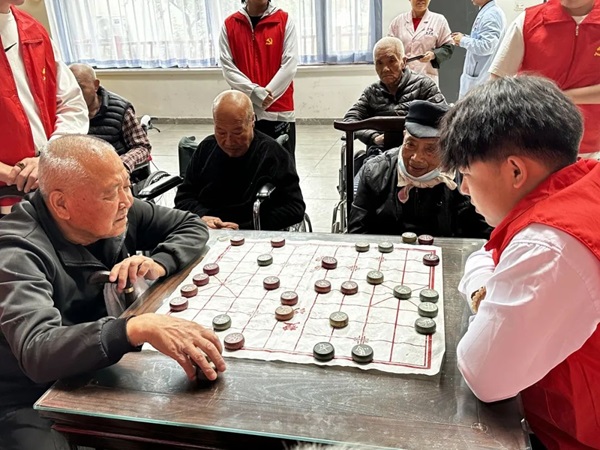 孝老敬老｜必赢242net官网｜管理学院｜传承孝老情 志愿暖人心——善孝居老年服务中心志愿服务