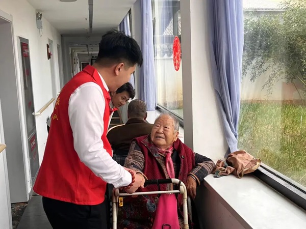 孝老敬老｜必赢242net官网｜管理学院｜传承孝老情 志愿暖人心——善孝居老年服务中心志愿服务