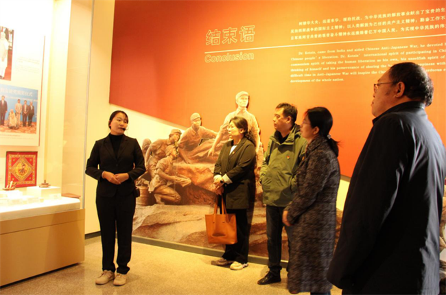 感悟伟大精神  传承奋进力量——必赢242net官网一行赴白求恩柯棣华纪念馆开展主题党日活动