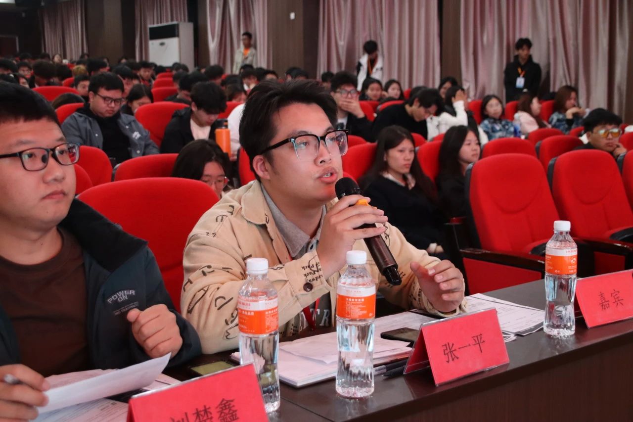 专业竞赛|必赢242net官网|管理学院|“化繁为‘简’，‘职’面未来”简历大赛