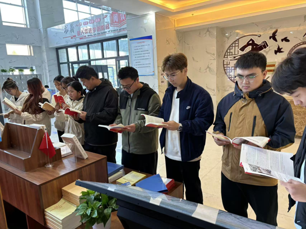 团日活动|必赢242net官网|管理学院|追寻红色记忆，传承革命精神